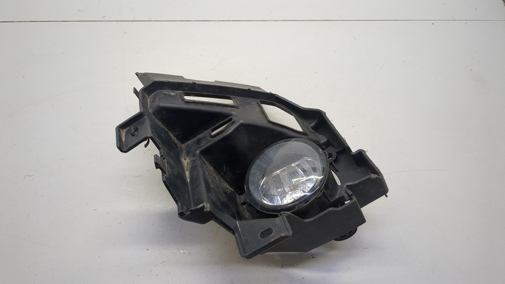 Фара противотуманная левая