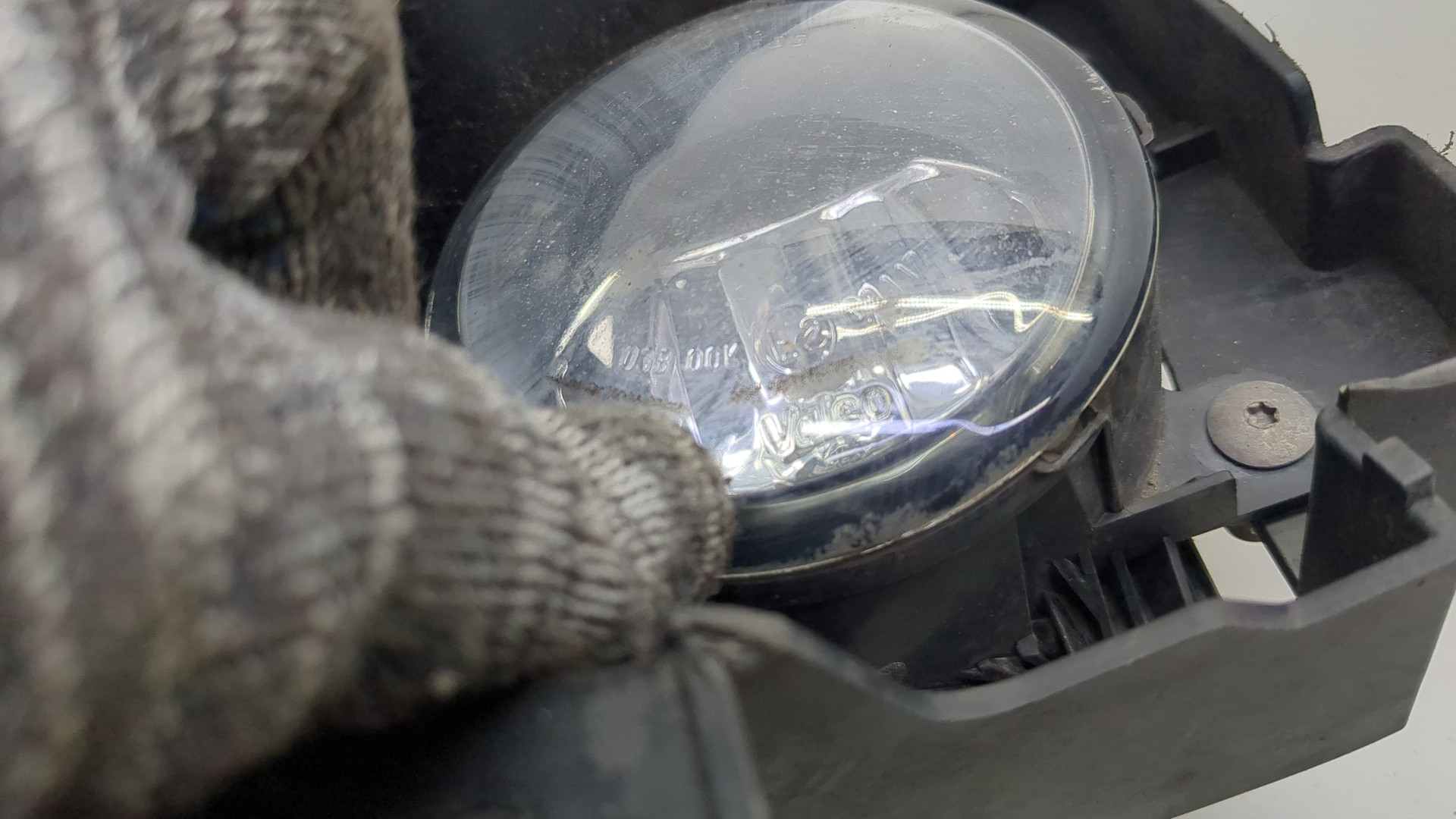 Фара противотуманная левая