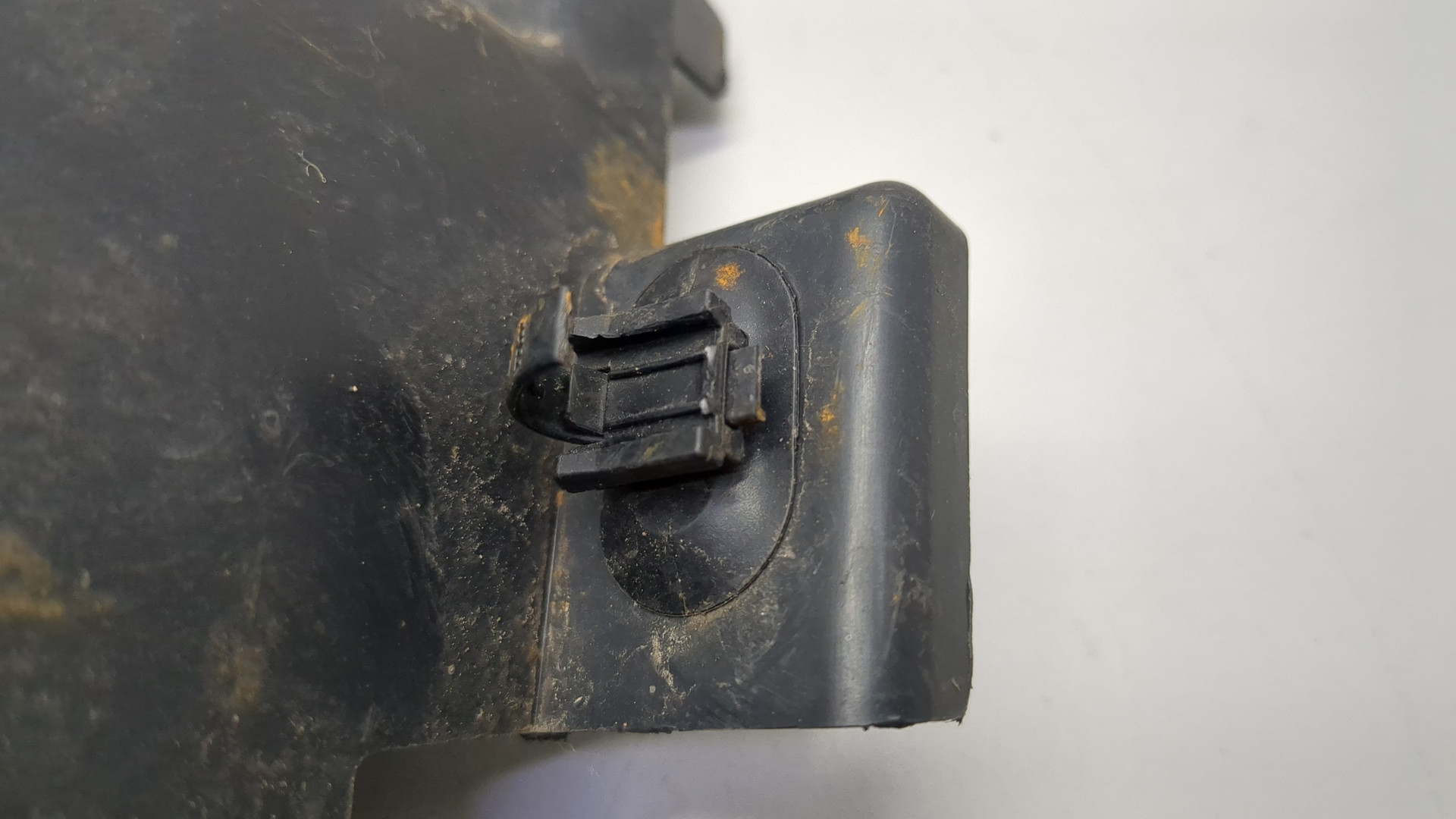 Фара противотуманная левая