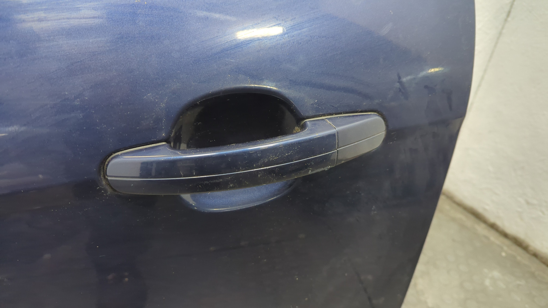 Дверь передняя левая