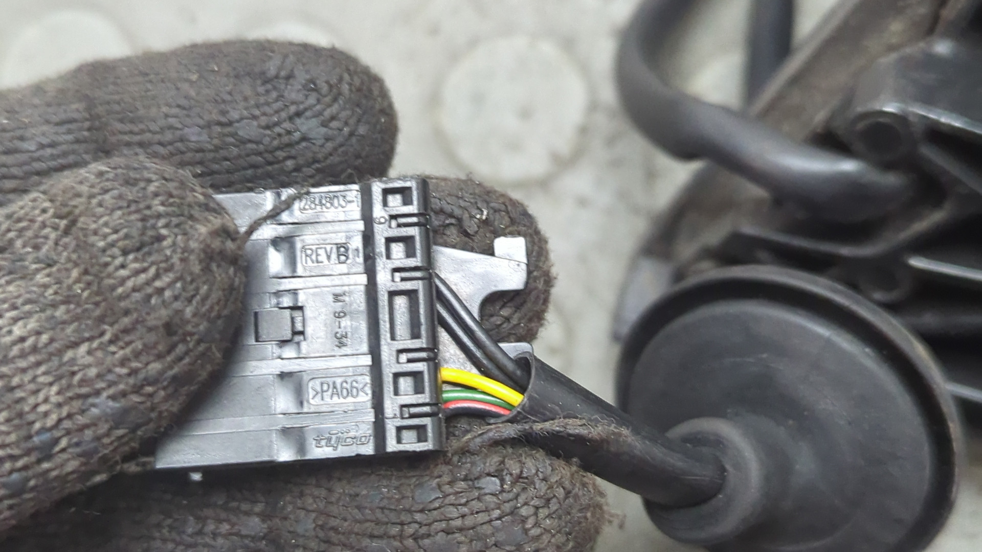 Зеркало левое электрическое