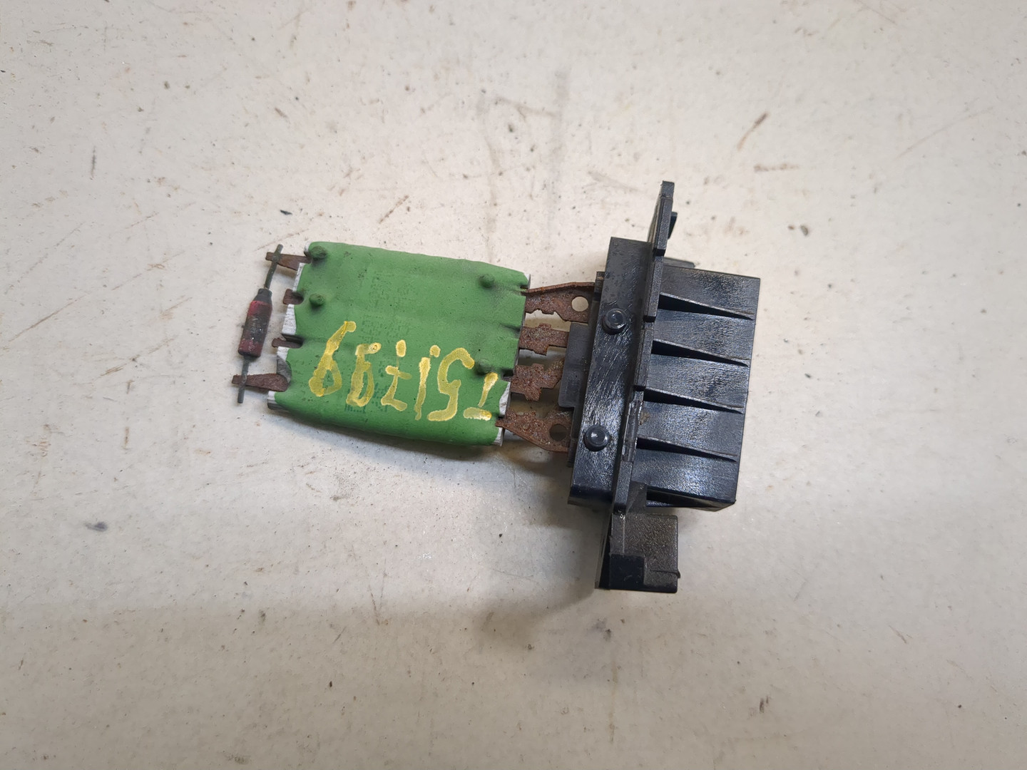 Резистор отопителя