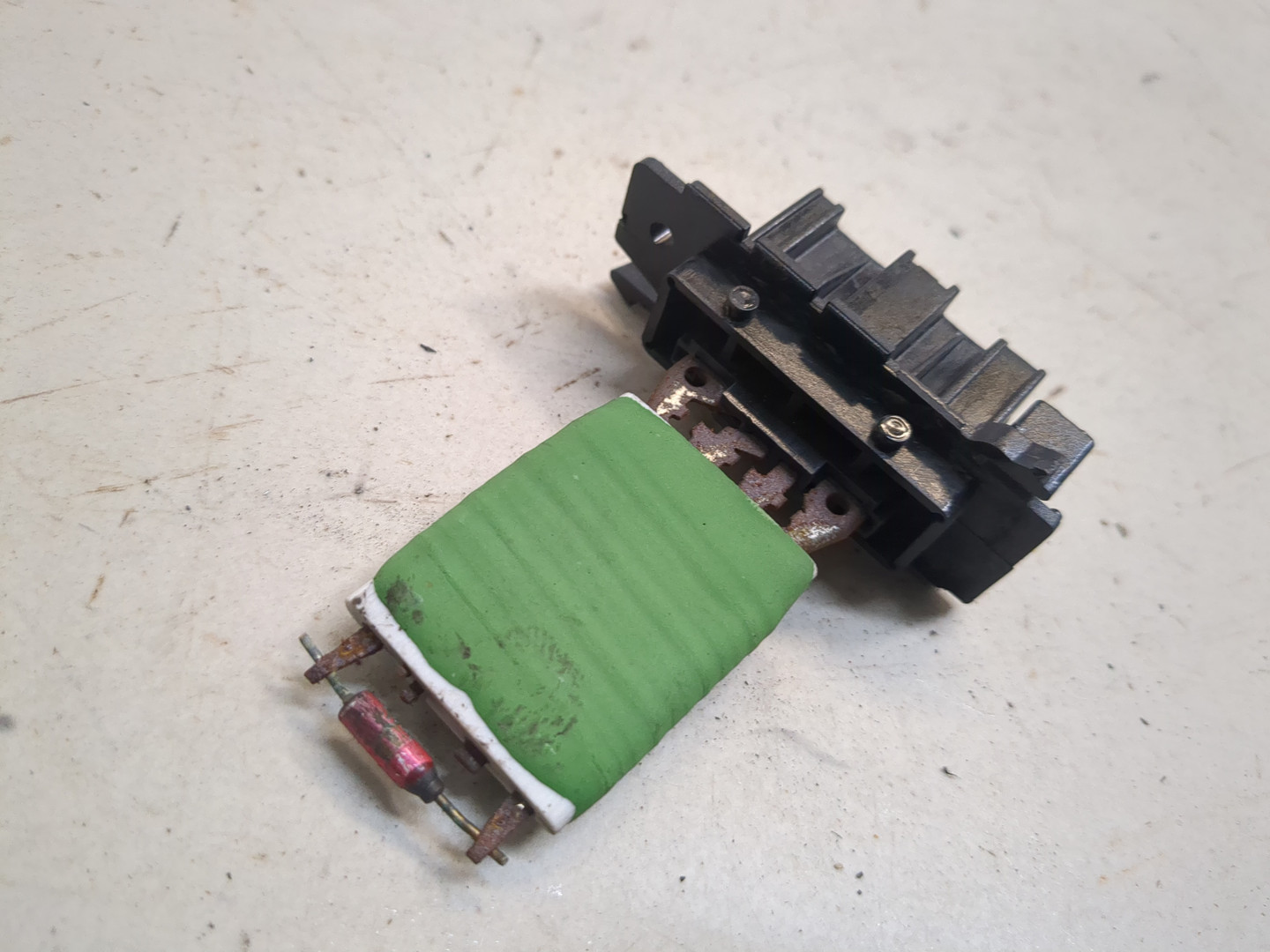 Резистор отопителя