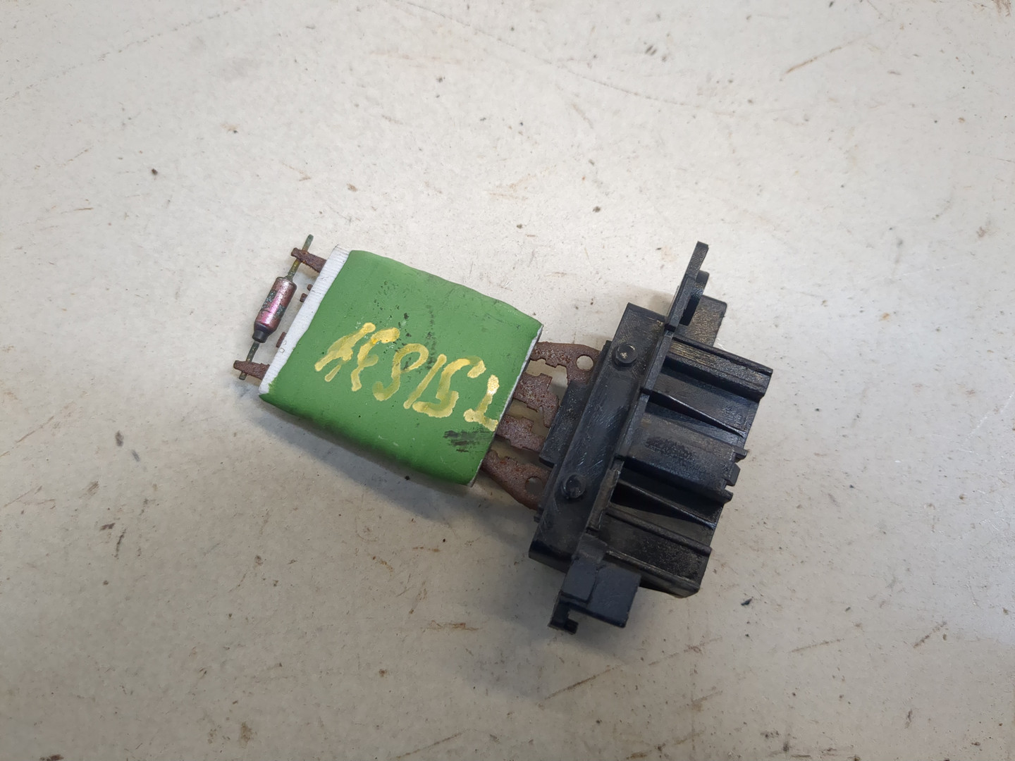 Резистор отопителя