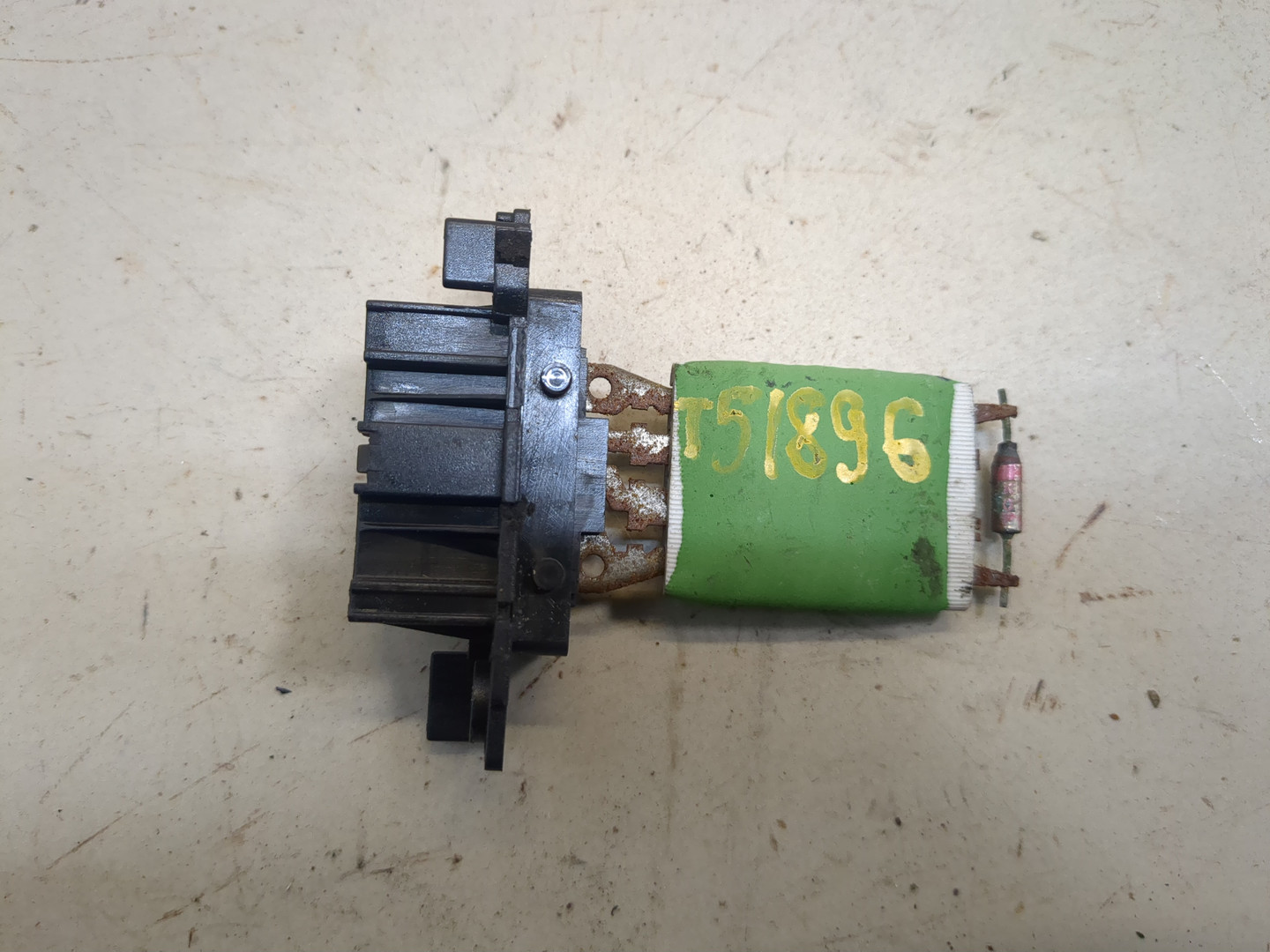 Резистор отопителя