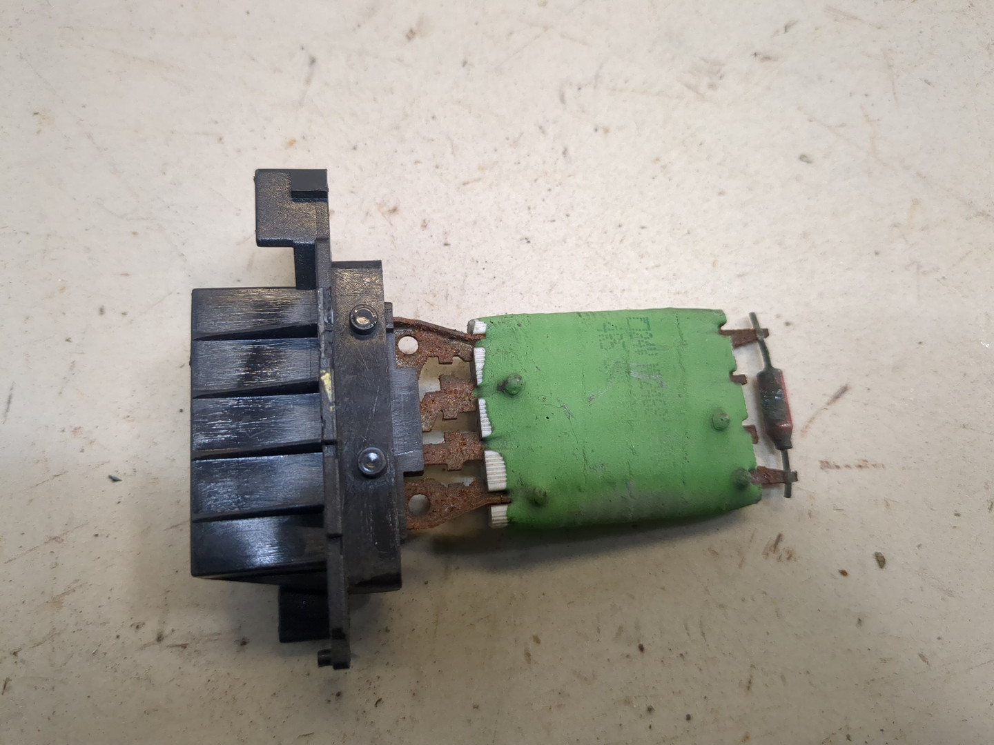 Резистор отопителя