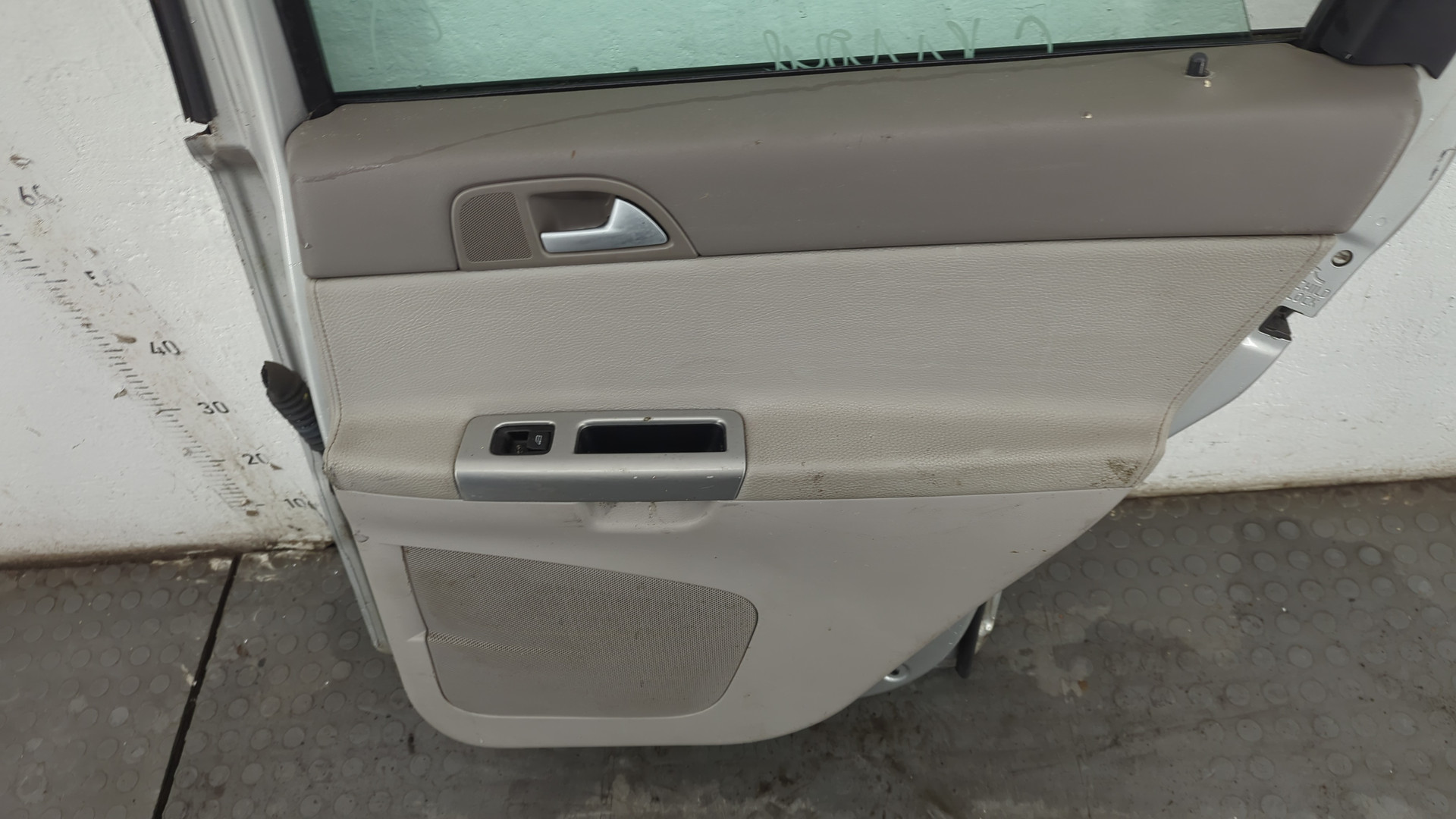 Дверь задняя правая