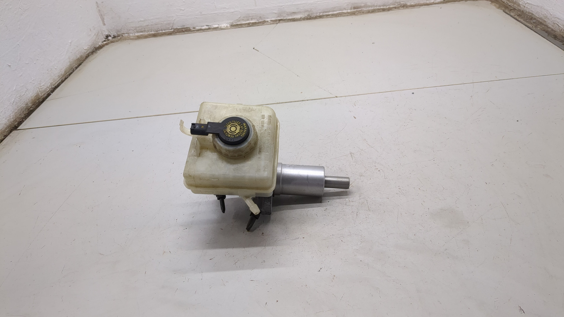 Цилиндр тормозной главный