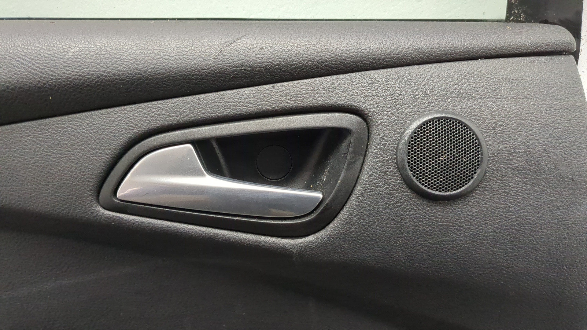 Дверь задняя левая