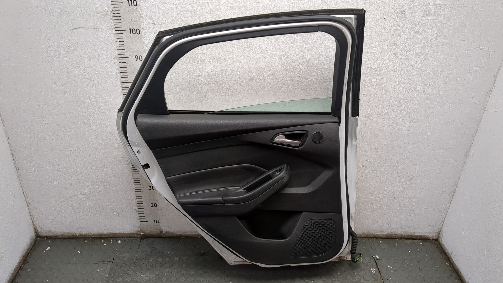 Дверь задняя левая