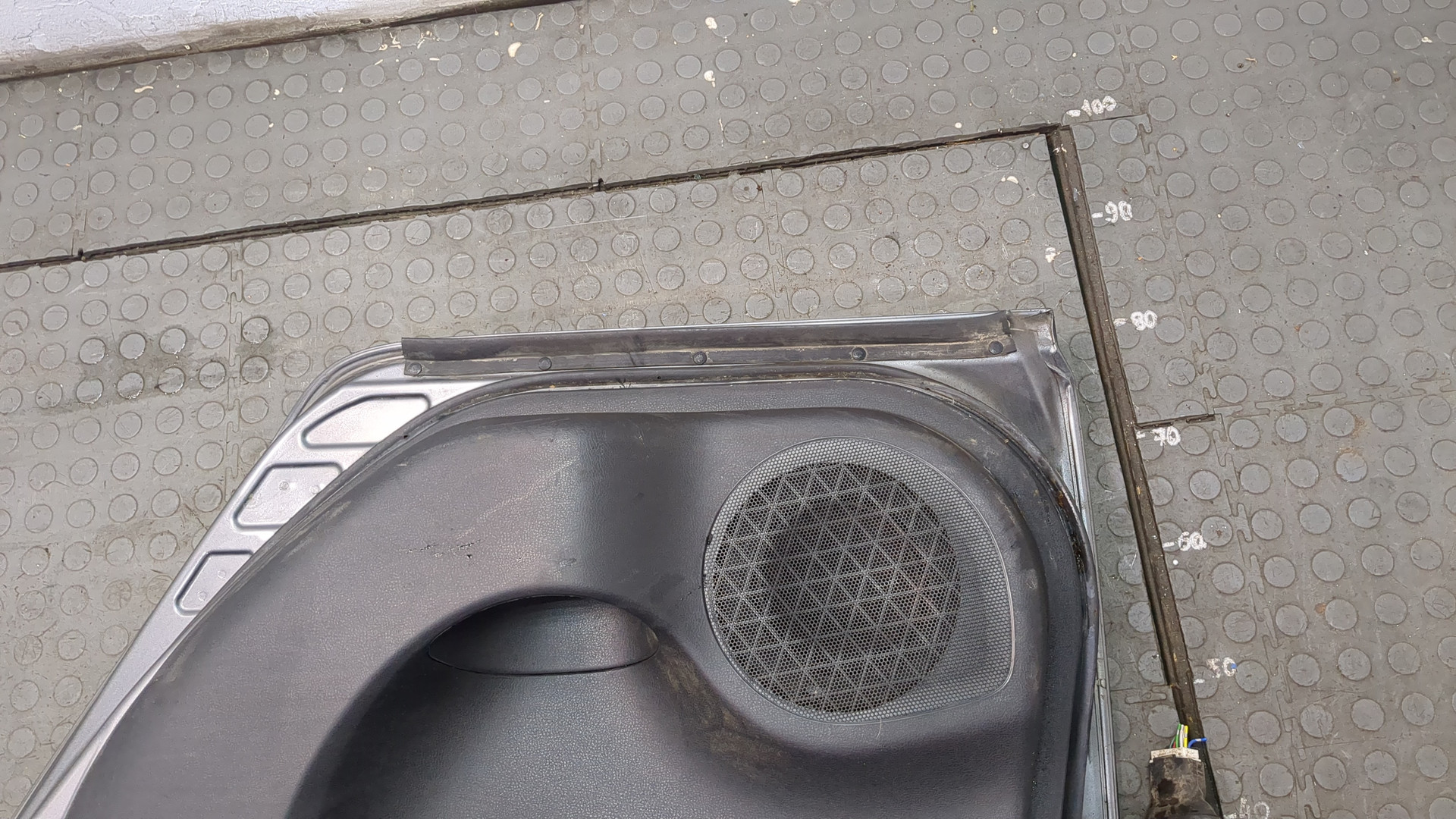 Дверь задняя правая