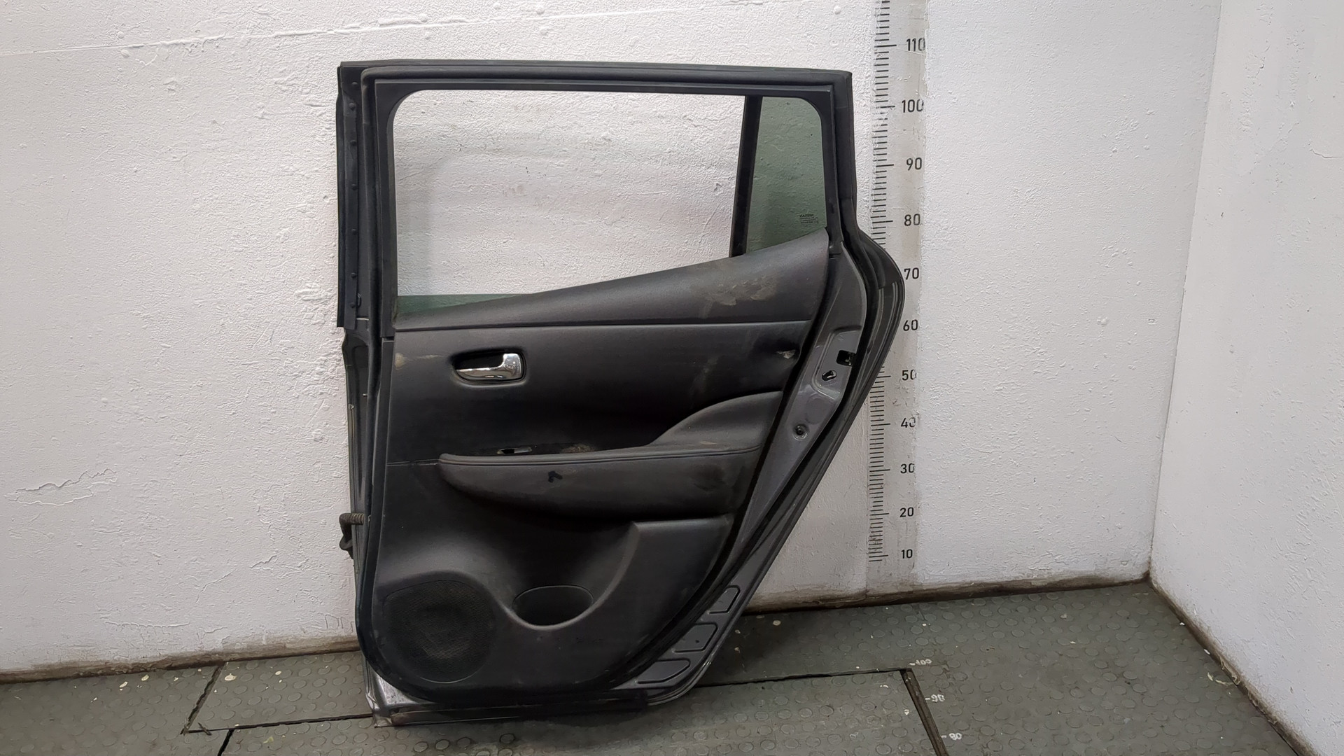 Дверь задняя правая