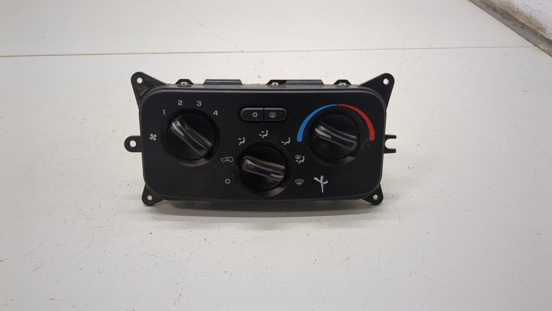 Переключатель отопителя