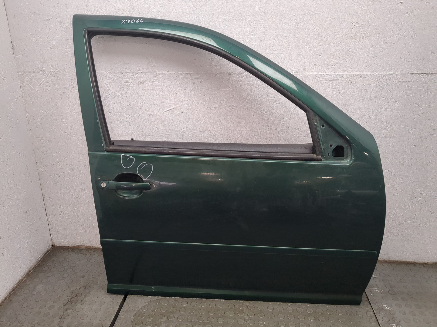 Дверь передняя правая