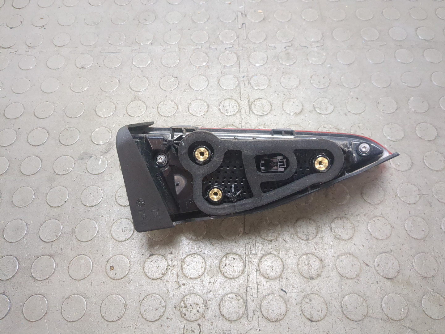 Фонарь задний внутренний правый