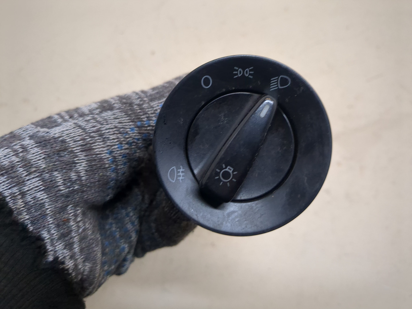 Переключатель света фар