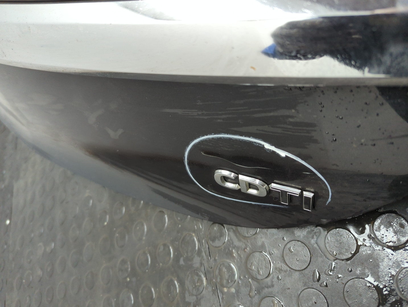 Дверь багажника