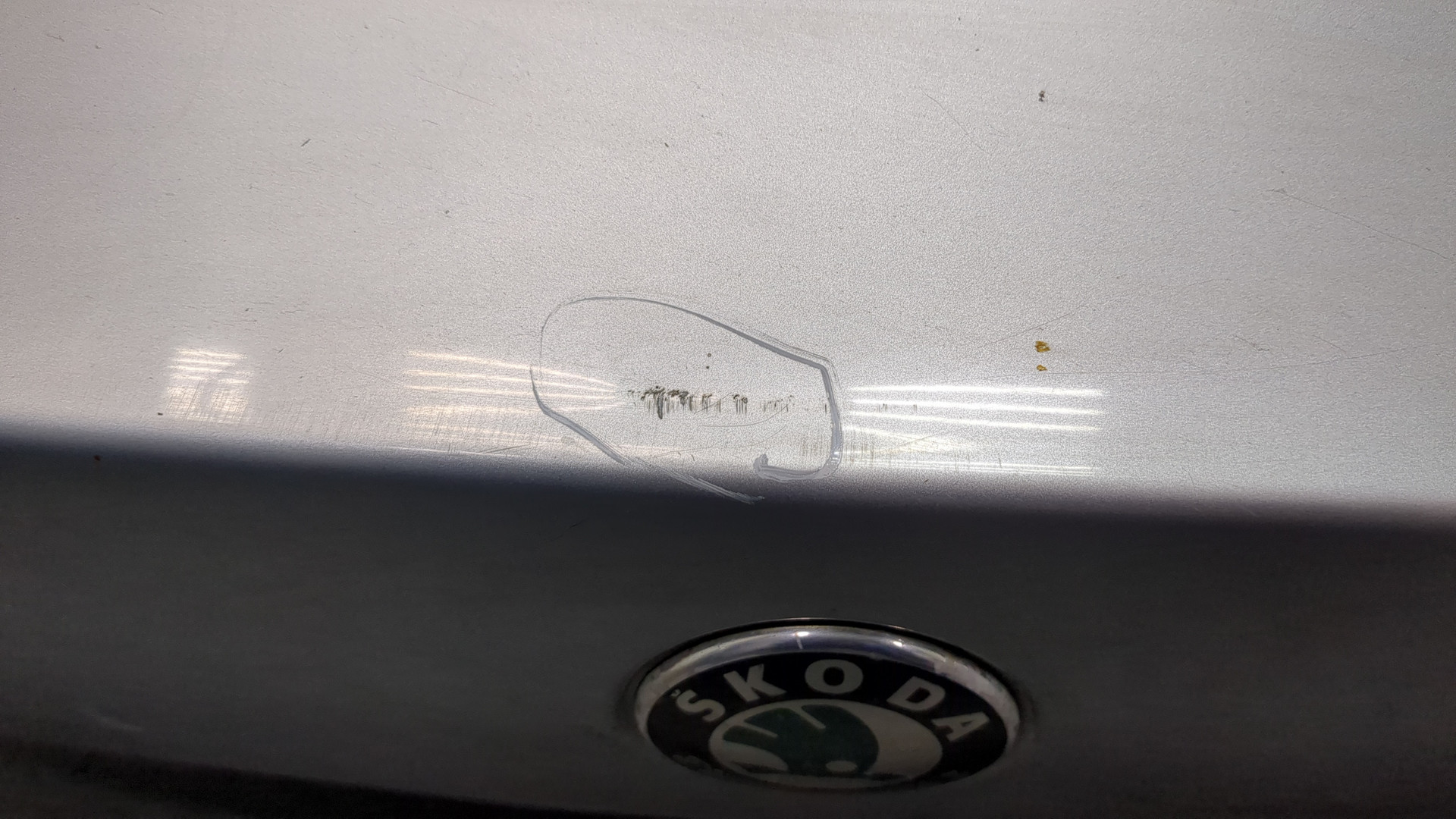 Дверь багажника