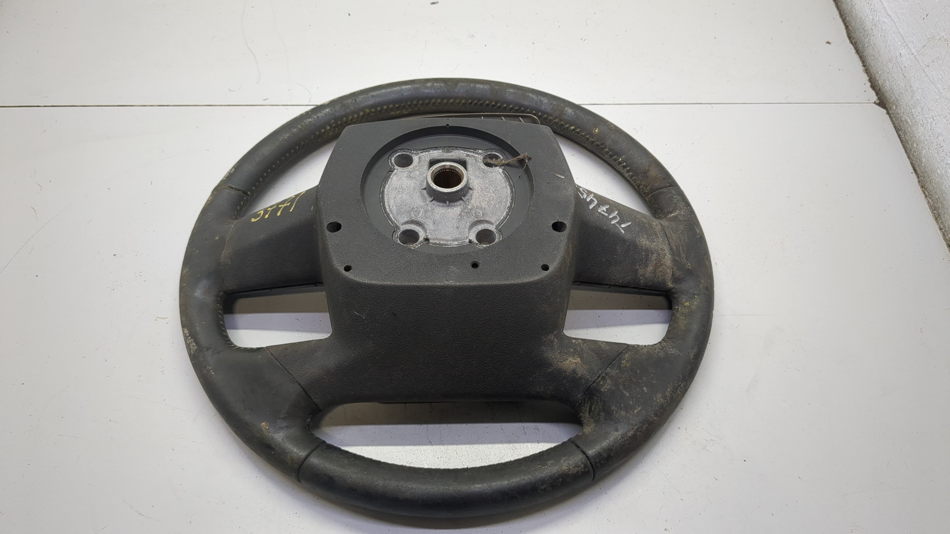 Рулевое колесо (руль)