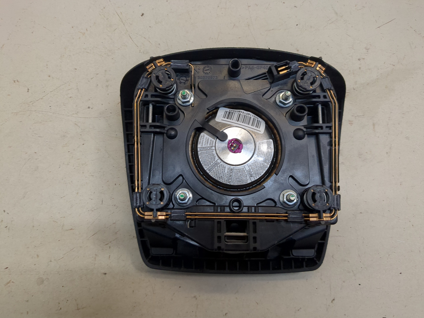 Подушка безопасности в рулевое колесо