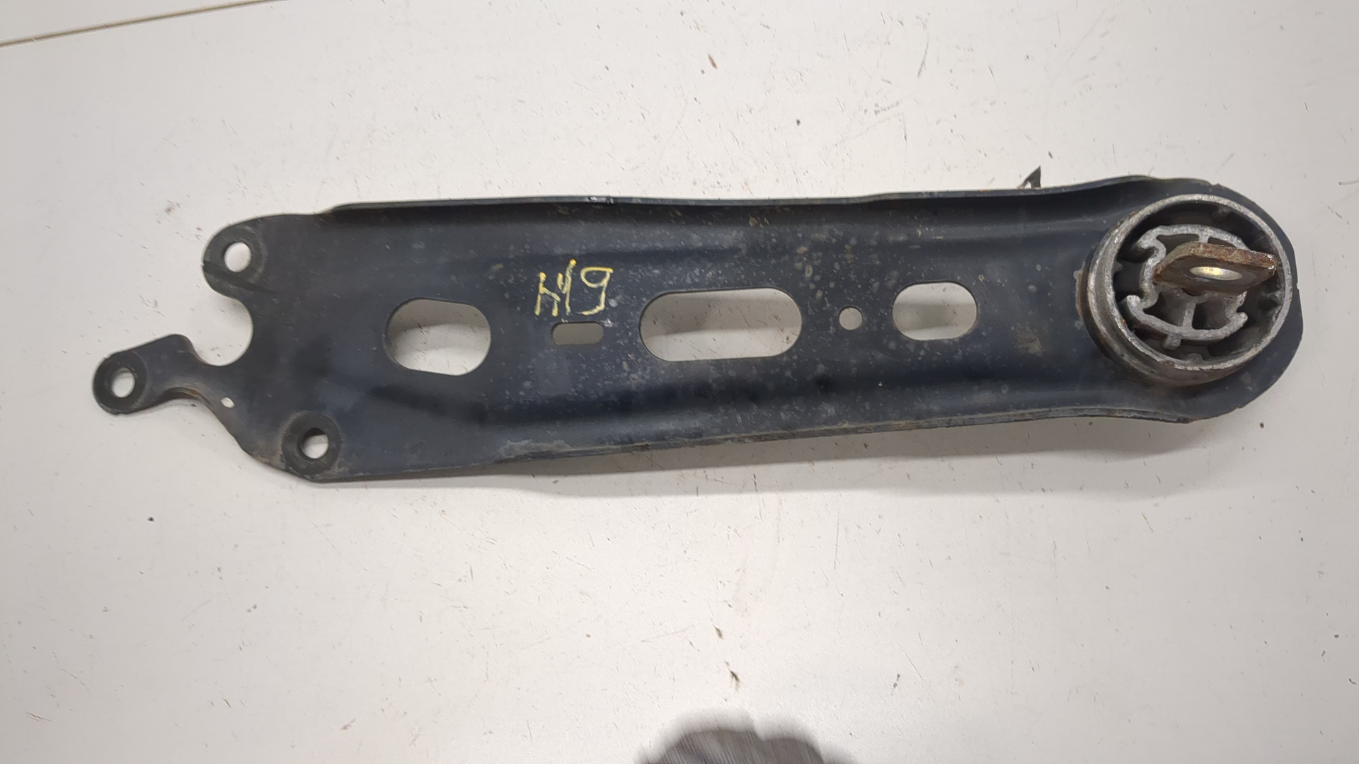 Рычаг задний правый