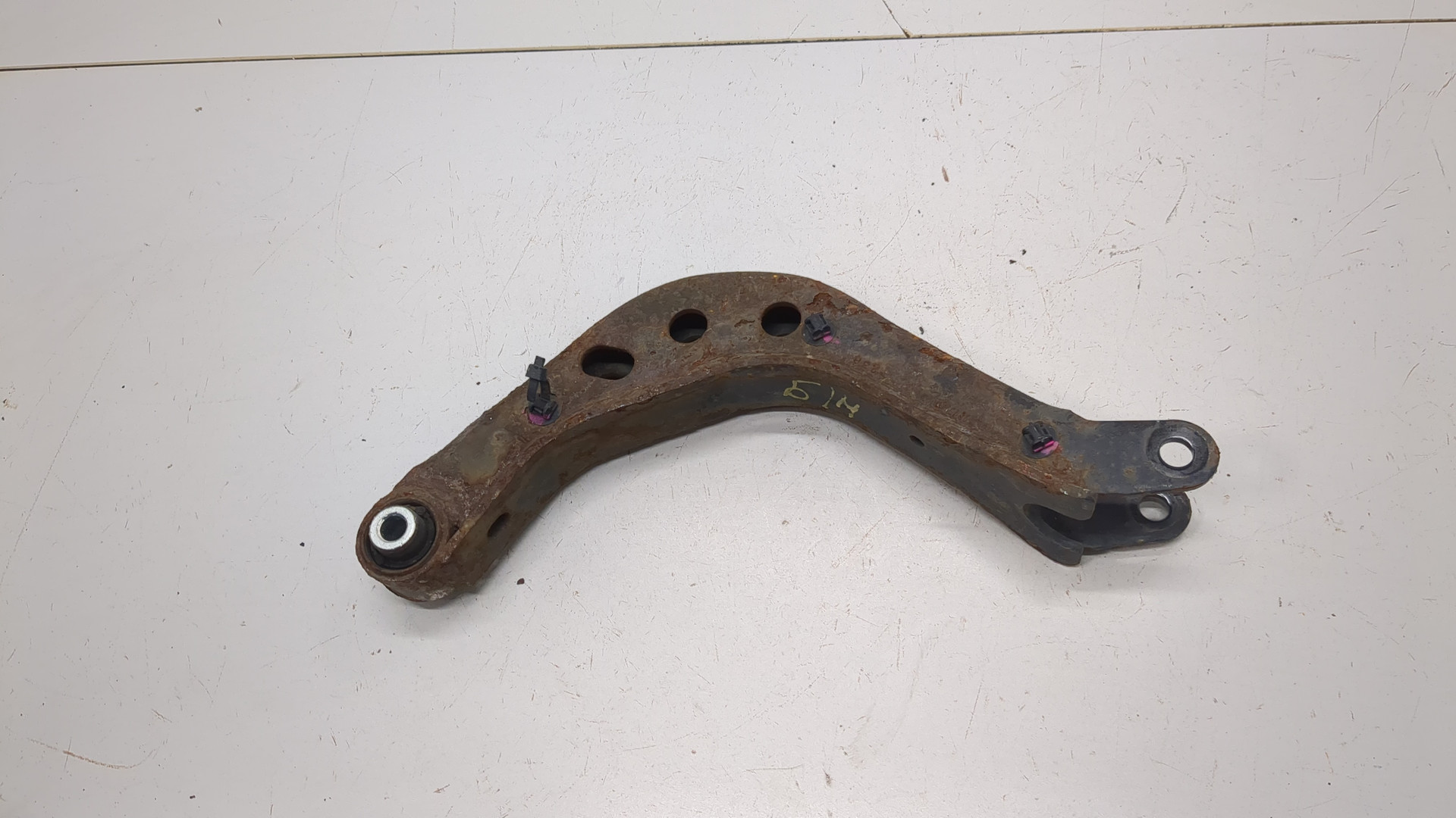 Рычаг задний правый