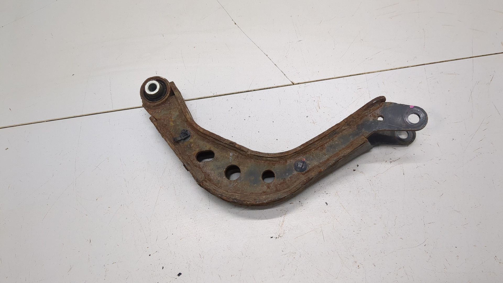 Рычаг задний правый