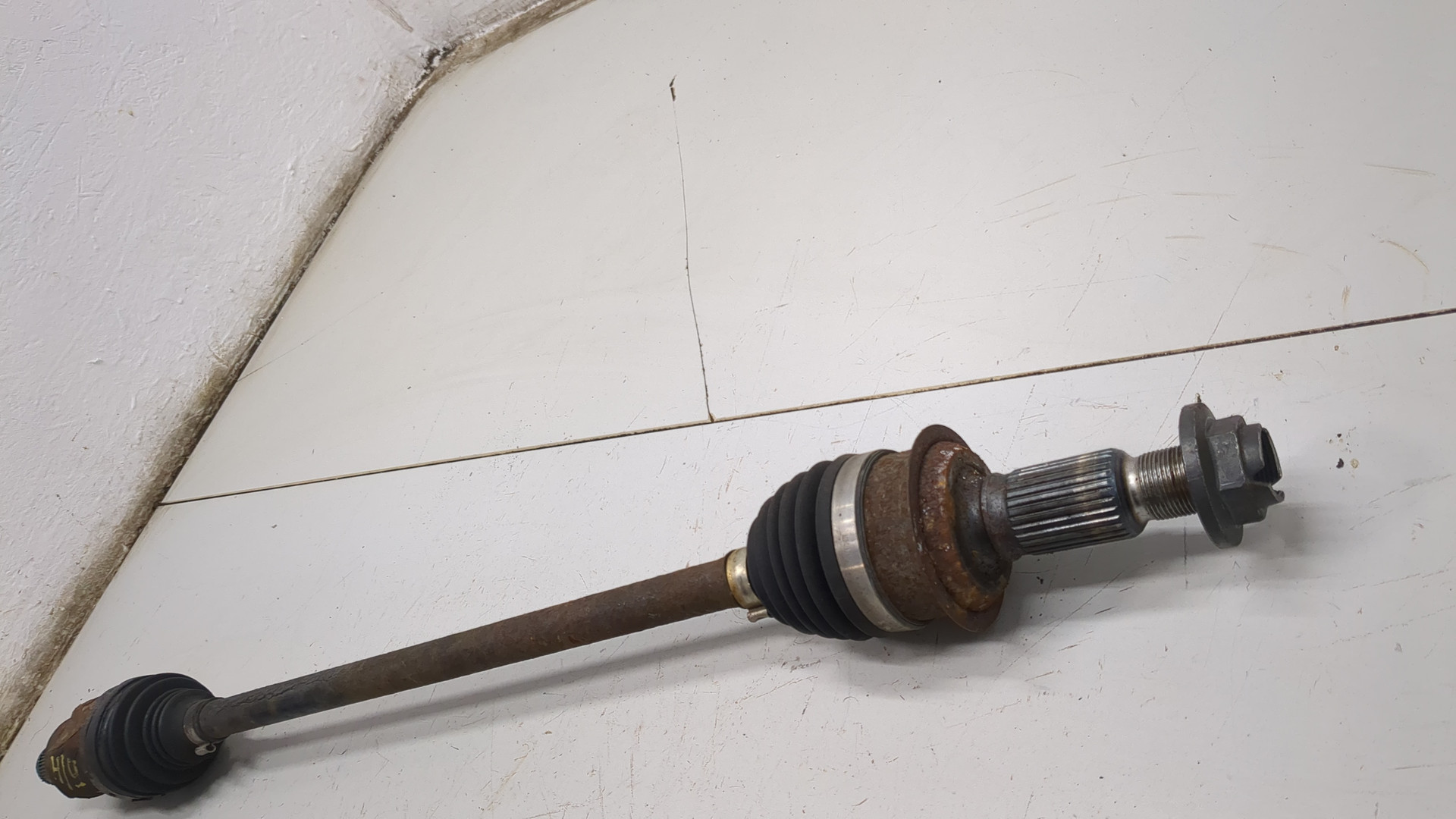 Полуось задняя