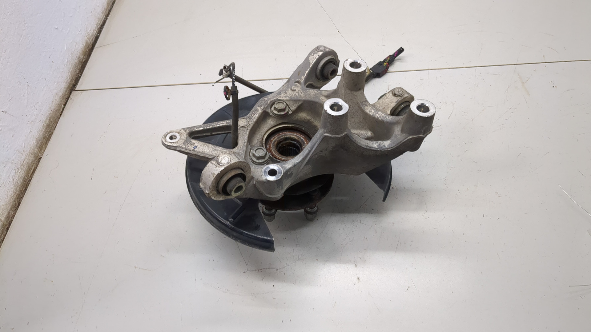 Кулак поворотный задний правый