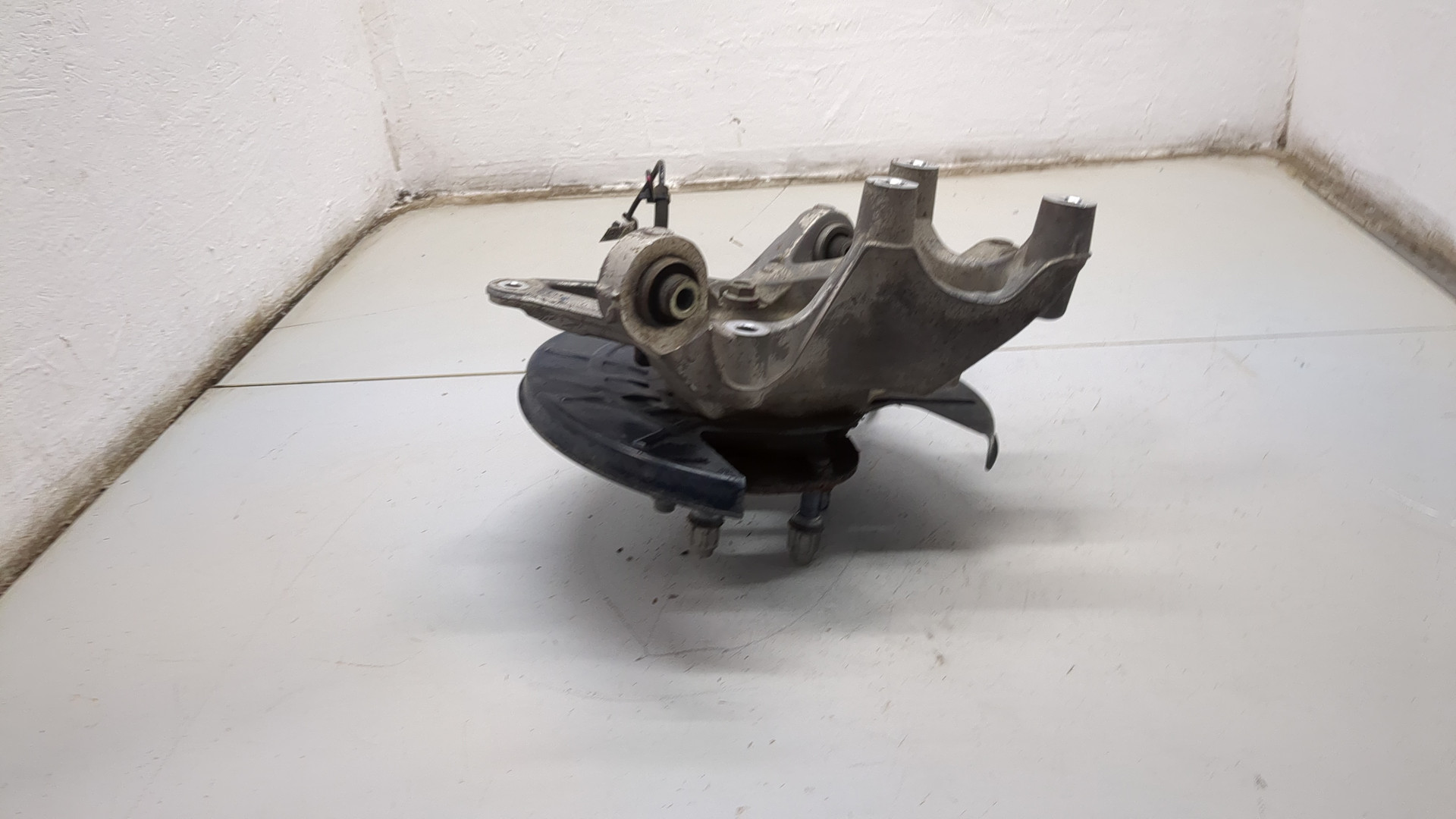 Кулак поворотный задний правый