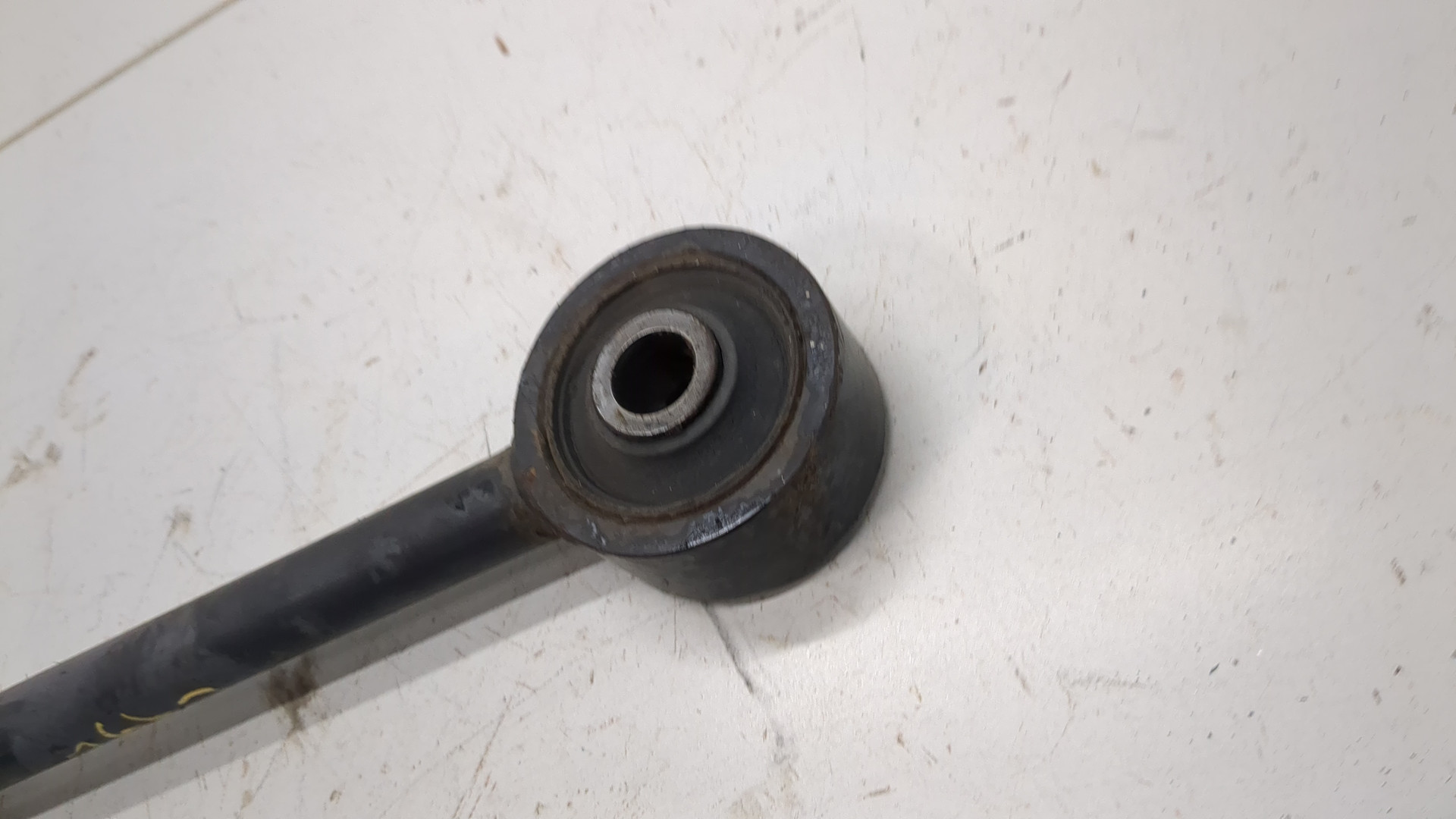 Рычаг задний