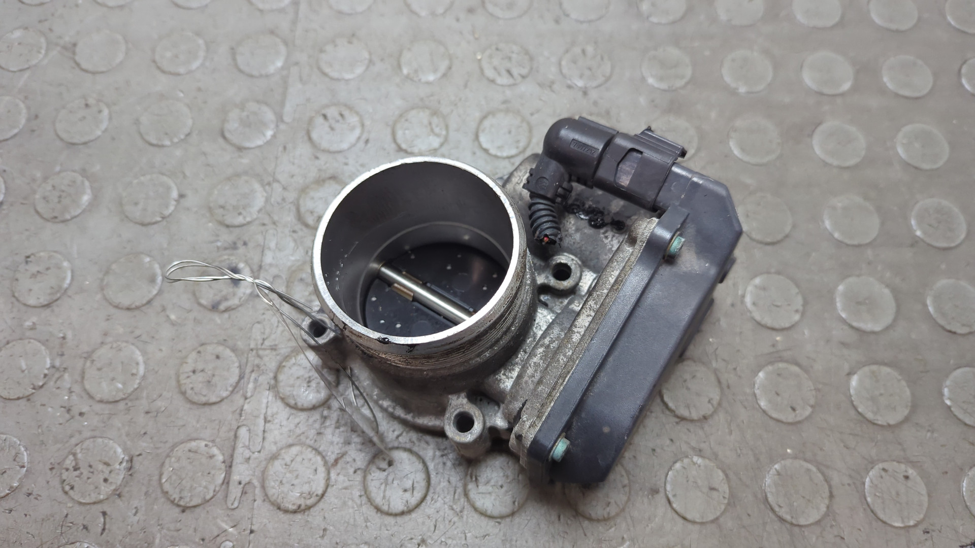 Заслонка дроссельная электрическая