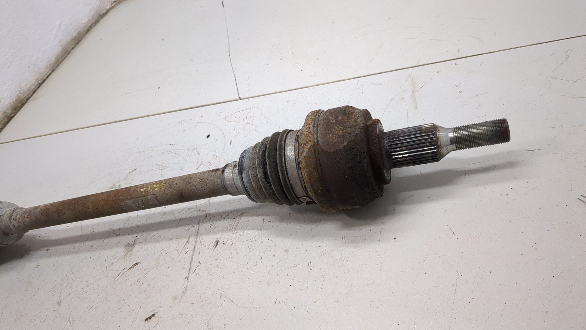 Полуось задняя правая