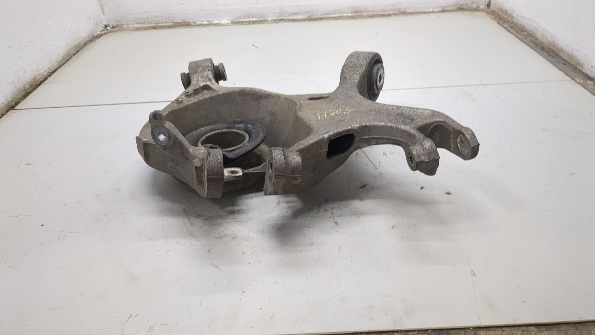 Рычаг задний правый