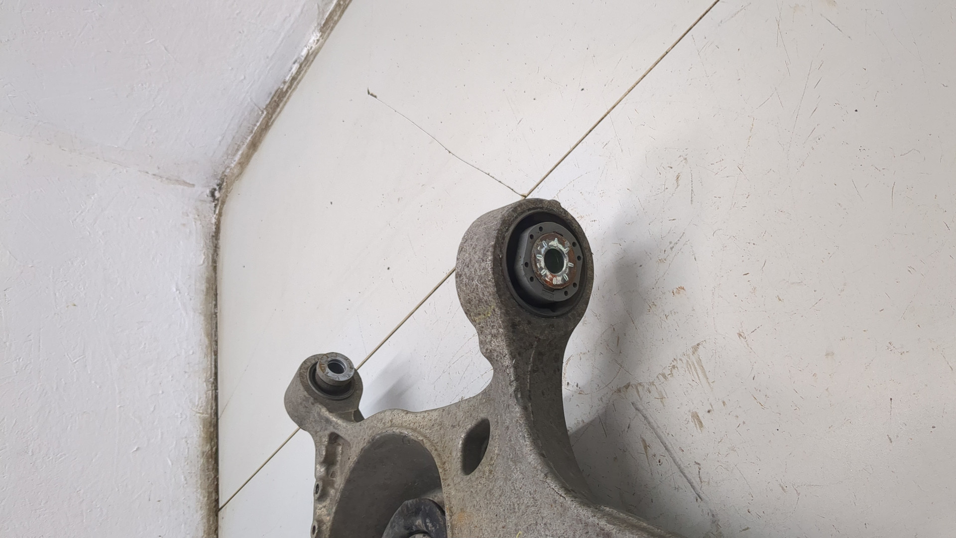 Рычаг задний правый