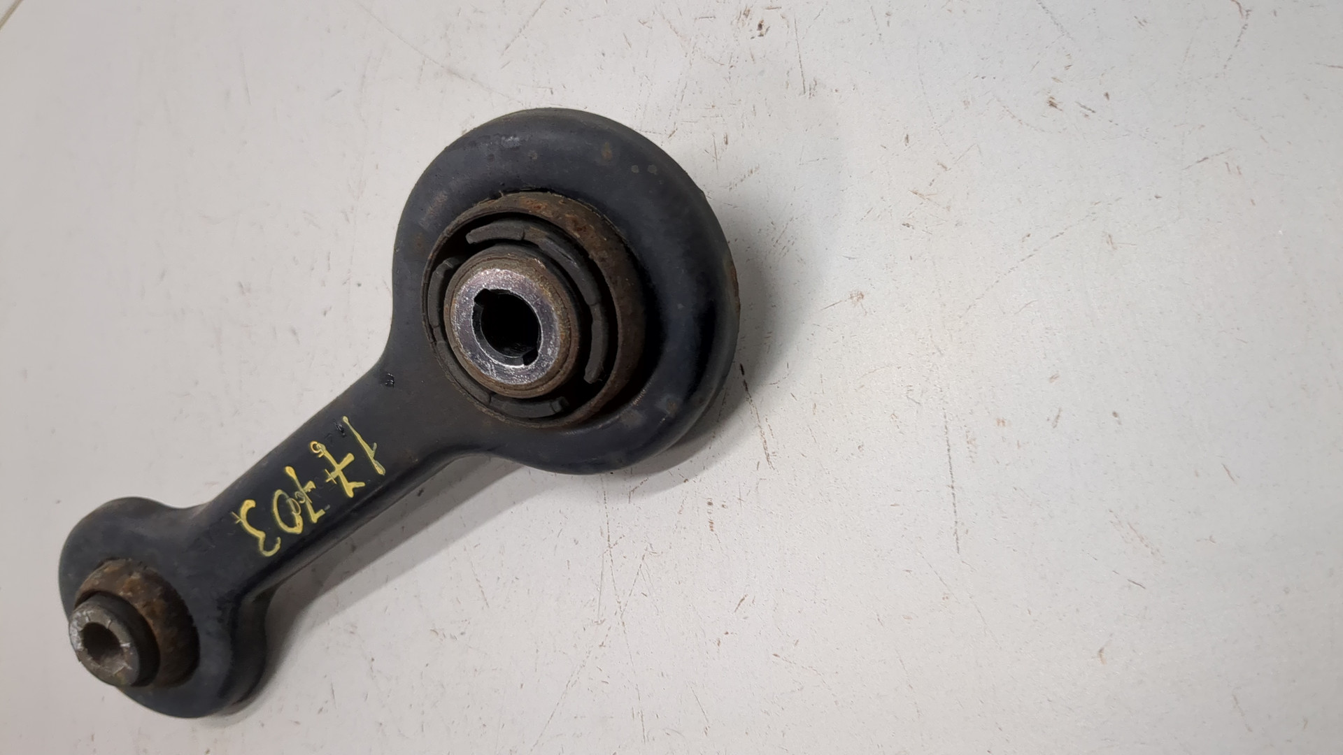 Рычаг задний