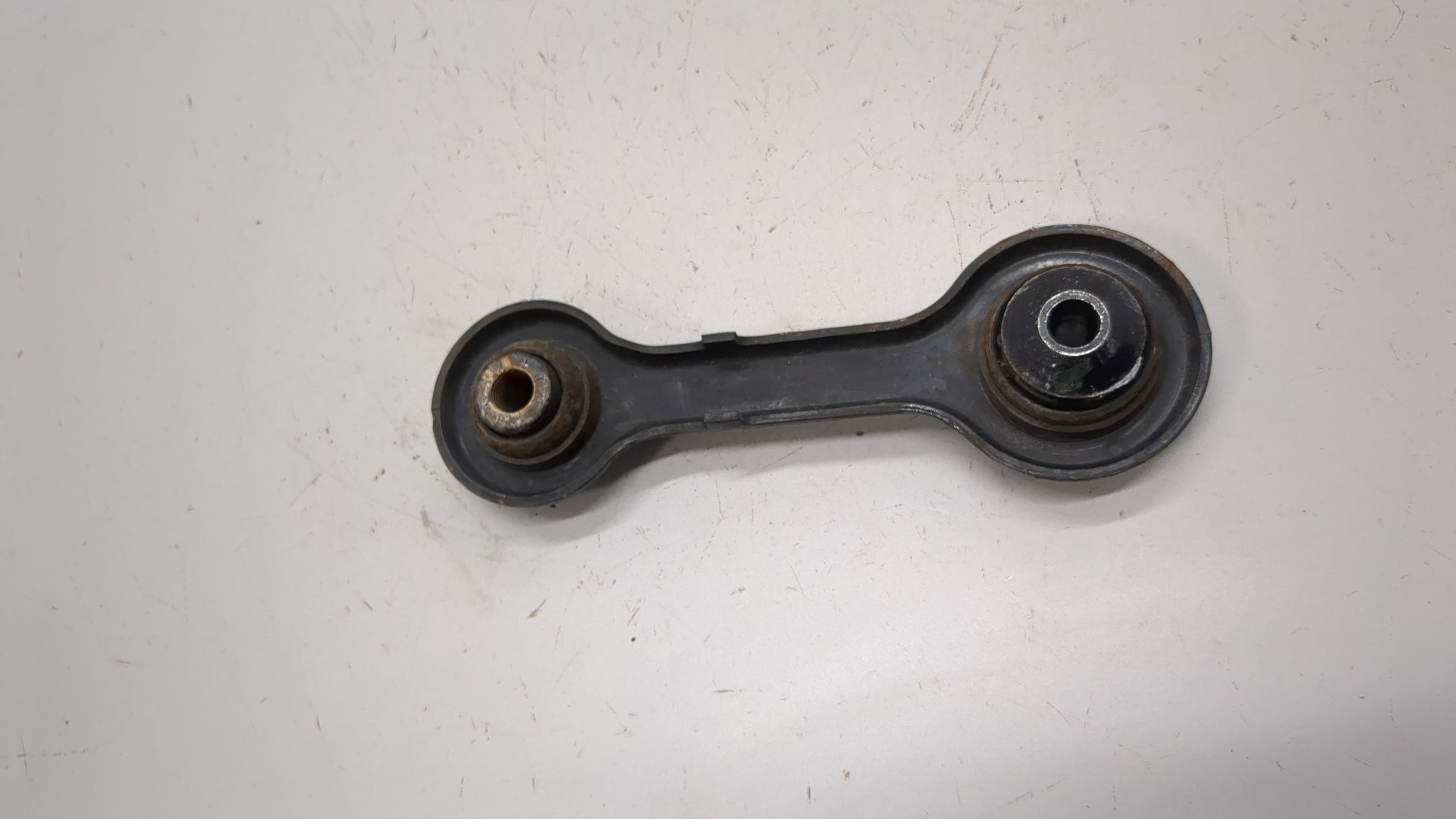 Рычаг задний