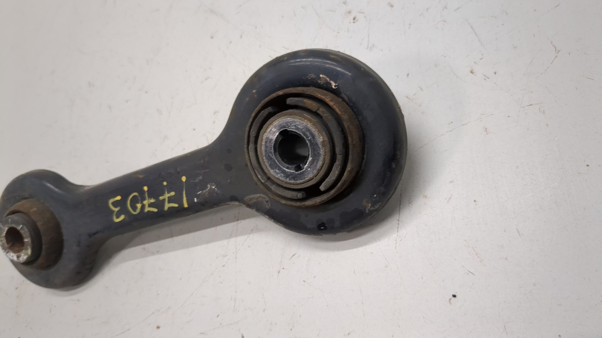 Рычаг задний