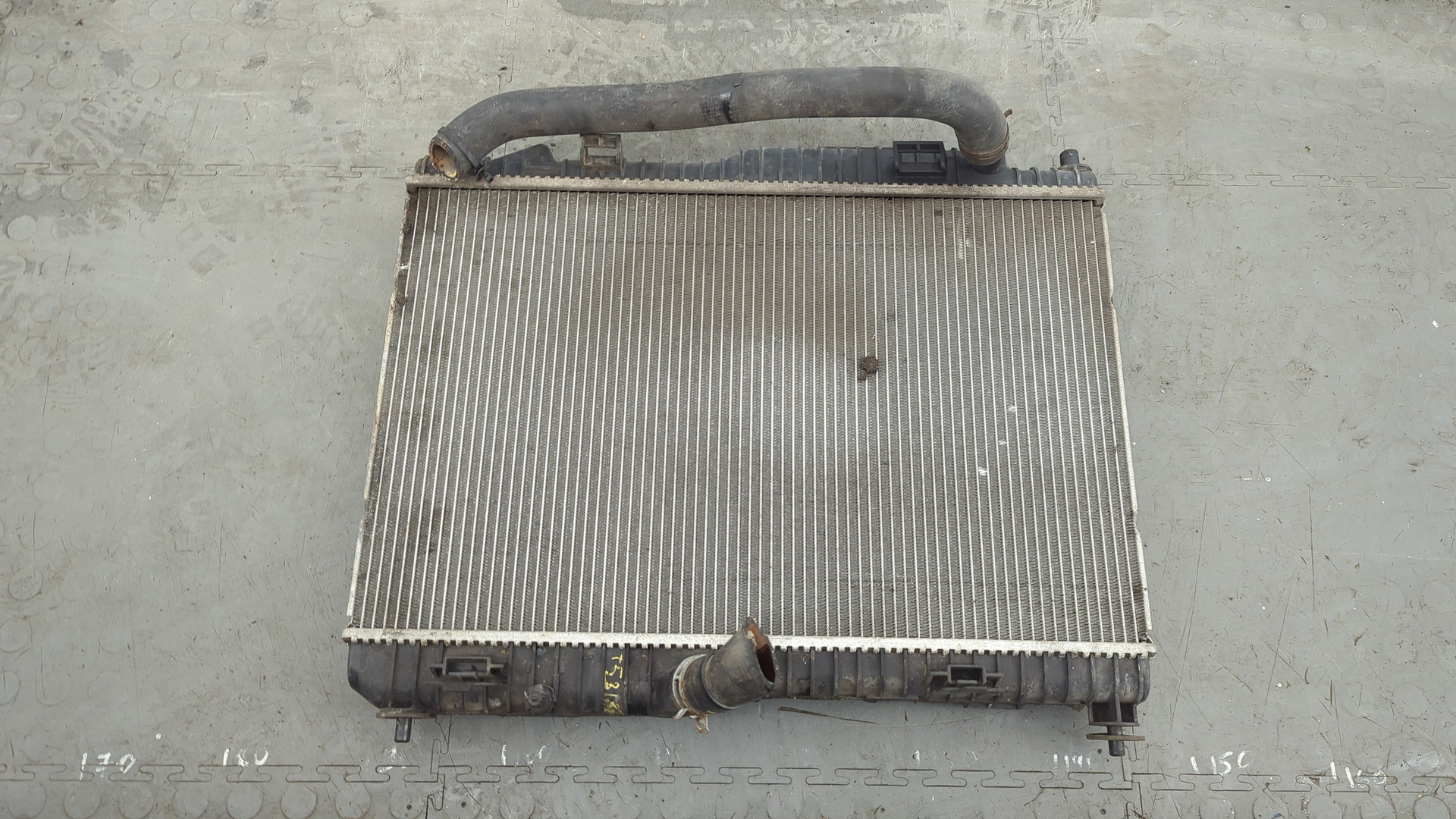 Радиатор охлаждения двигателя основной