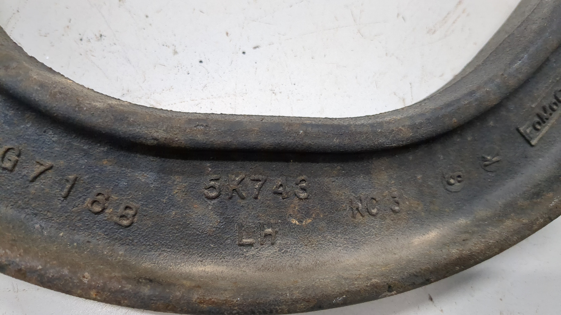 Рычаг задний левый