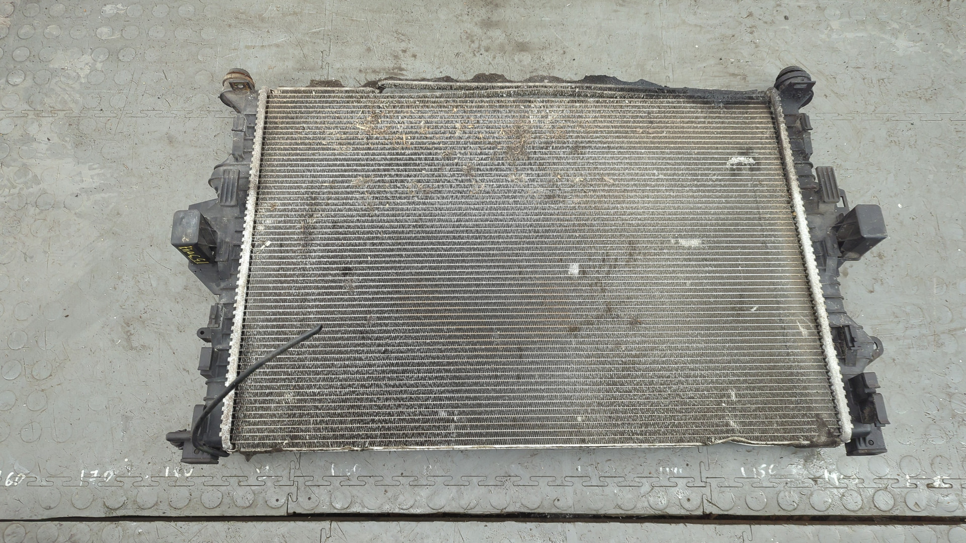 Радиатор охлаждения двигателя основной