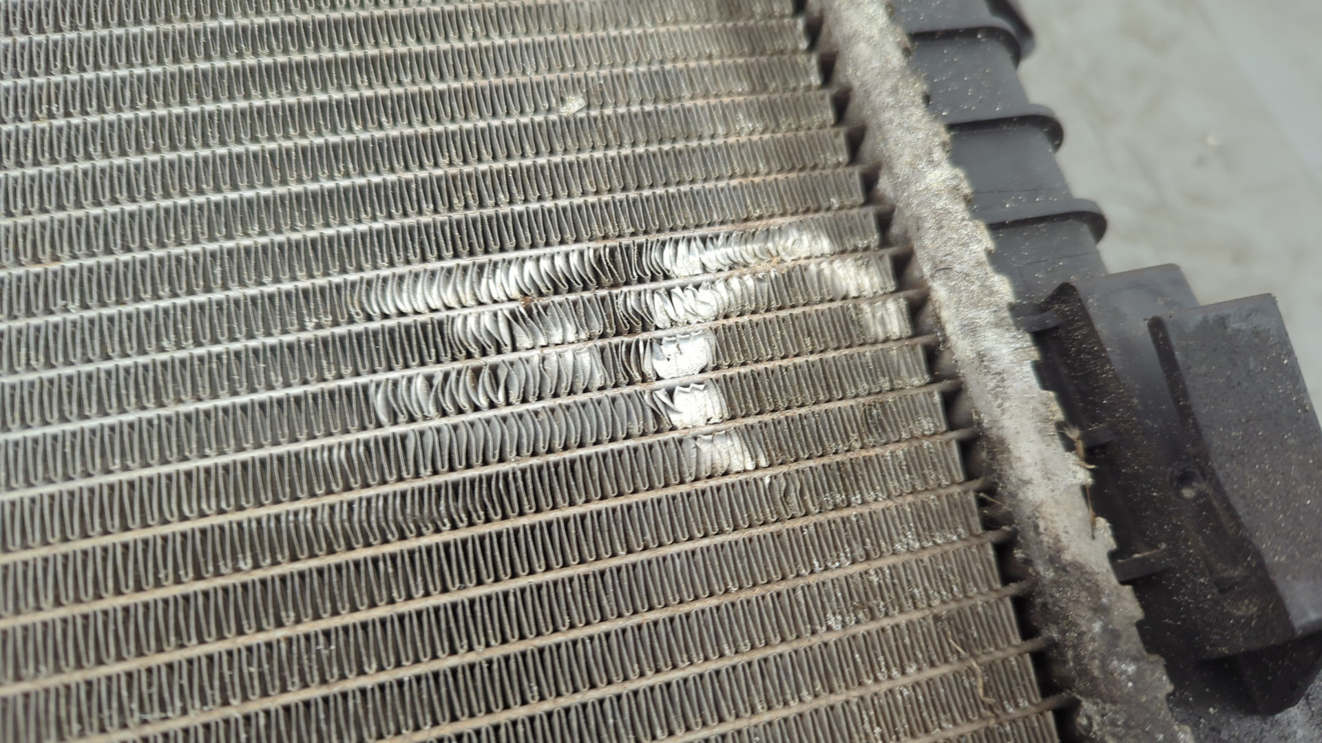 Радиатор охлаждения двигателя основной