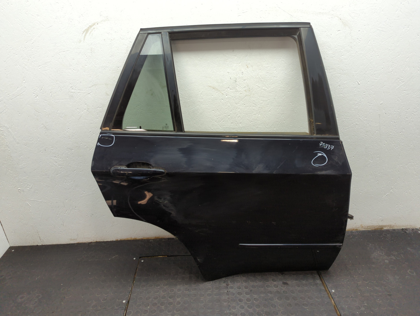 Дверь задняя правая