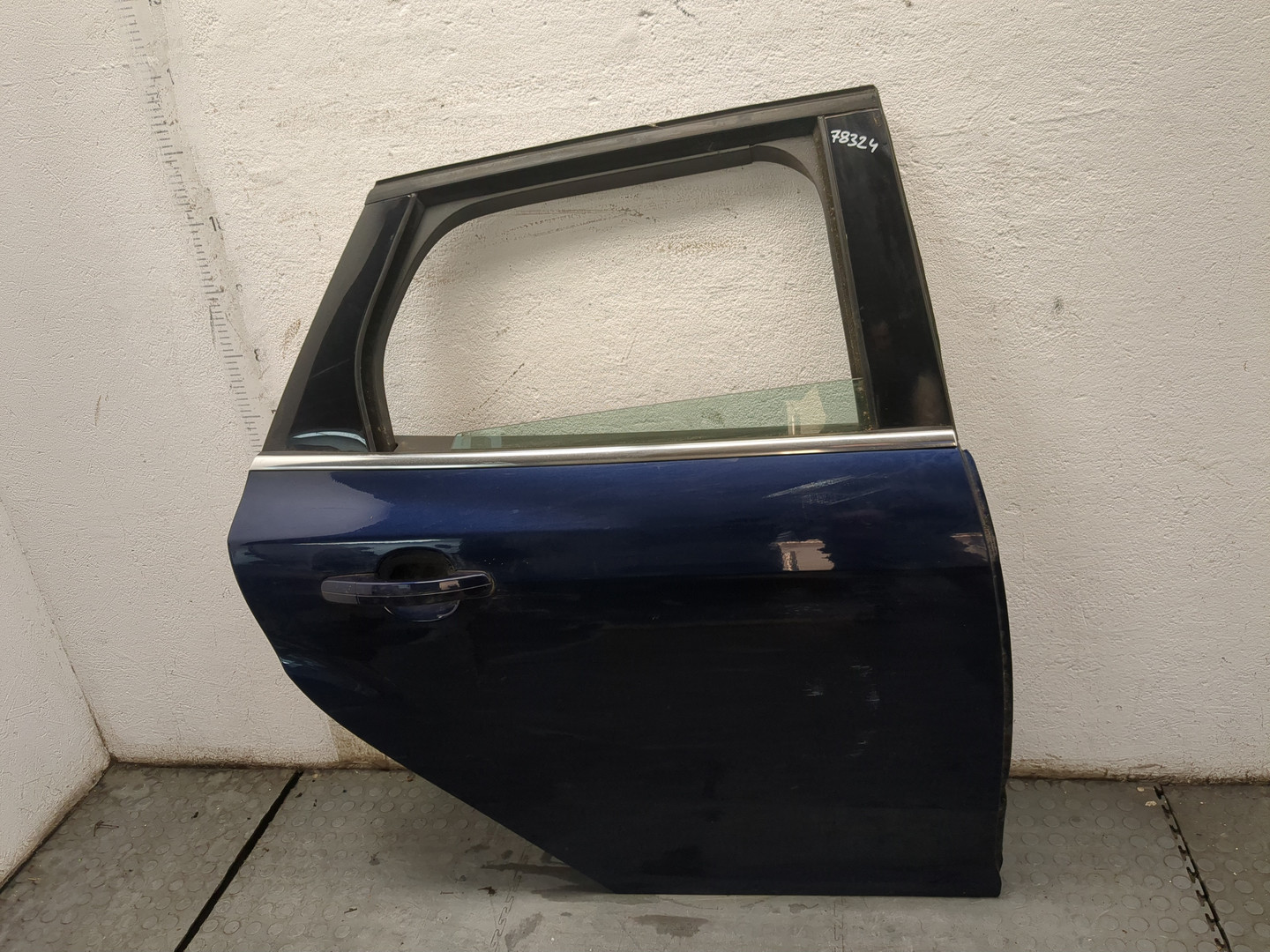 Дверь задняя правая