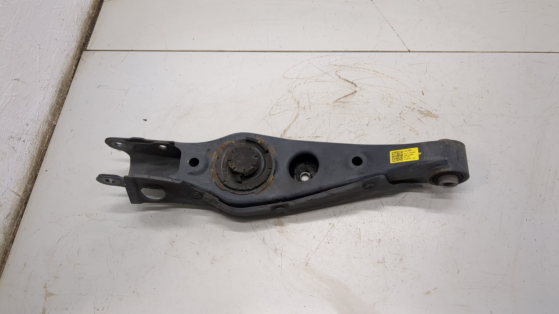 Рычаг задний правый