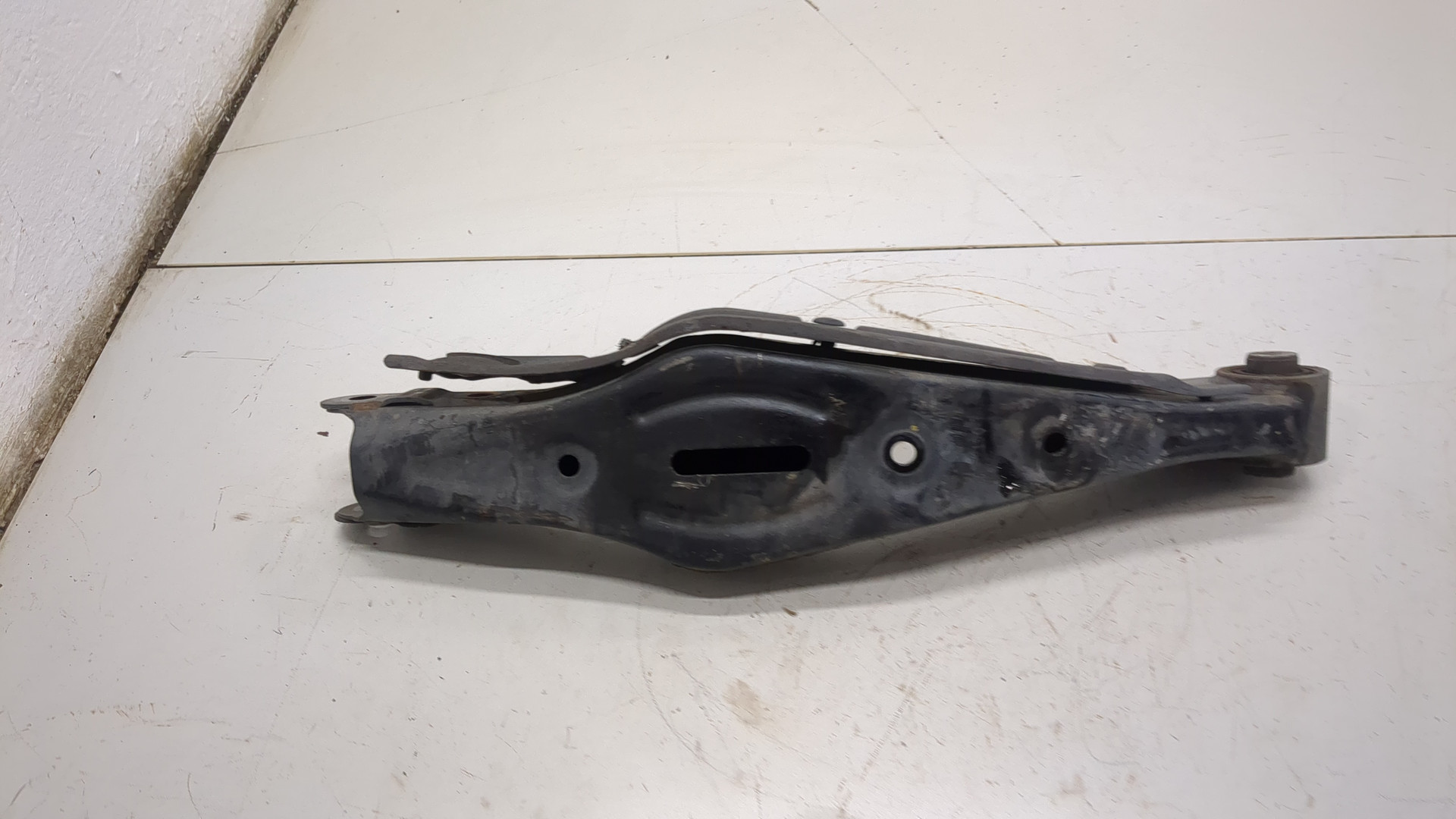 Рычаг задний правый