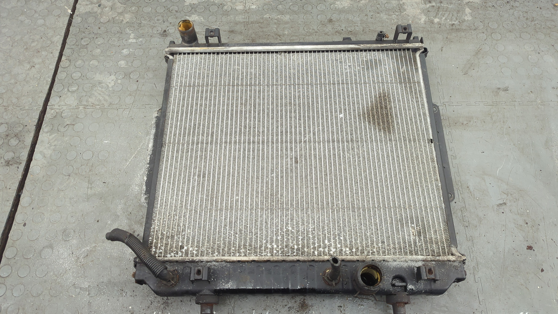 Радиатор охлаждения двигателя основной