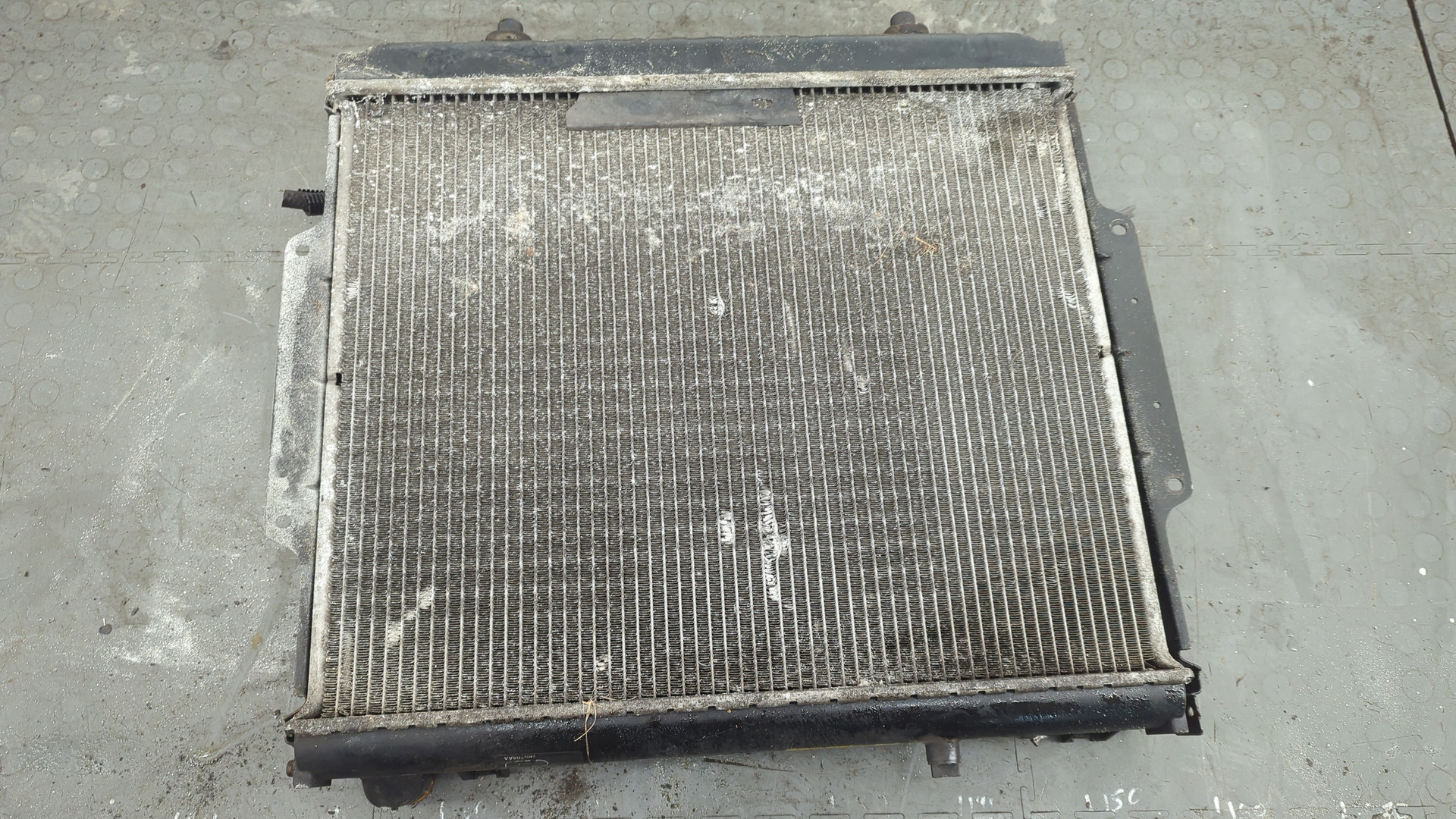 Радиатор охлаждения двигателя основной
