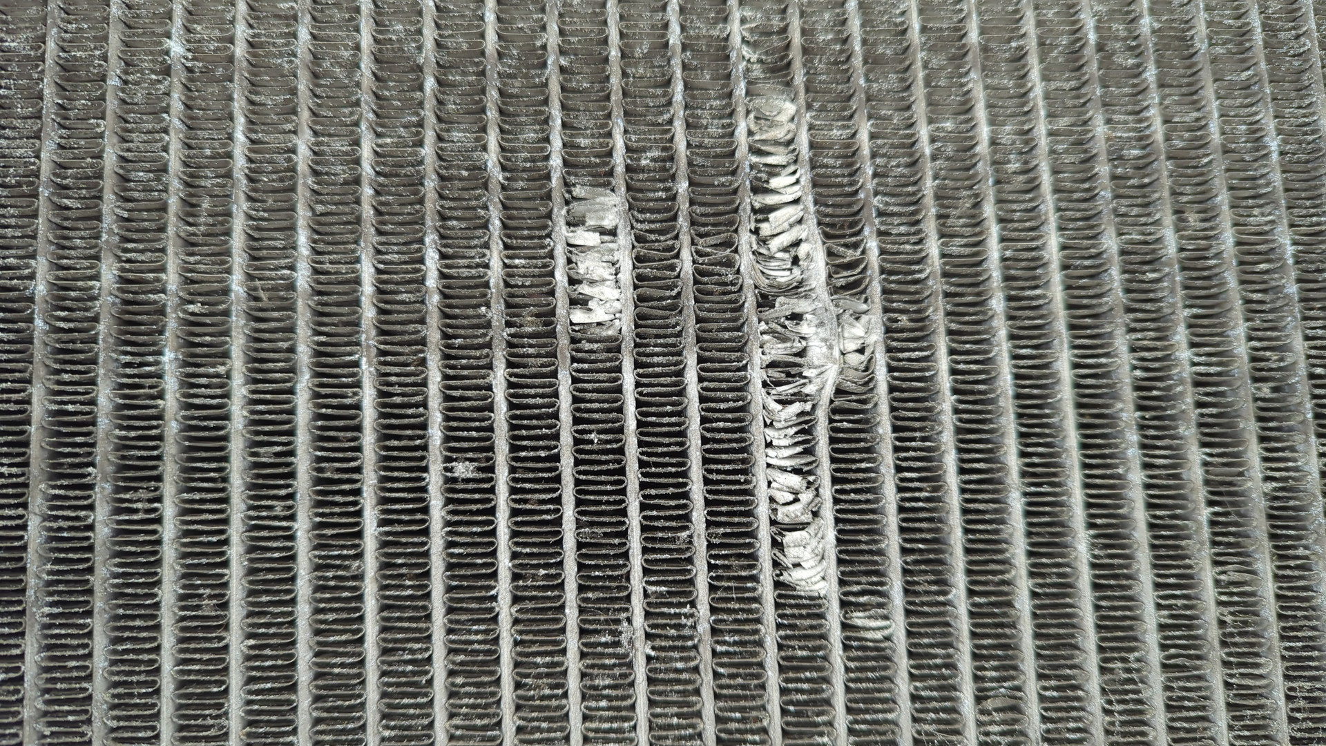 Радиатор охлаждения двигателя основной