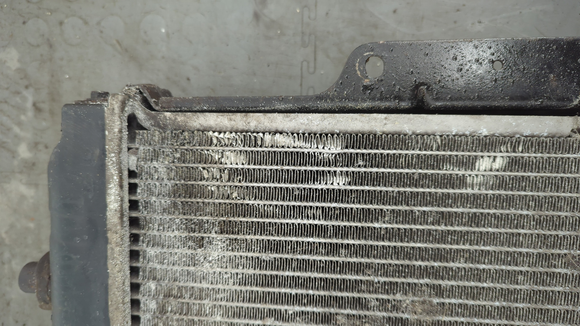 Радиатор охлаждения двигателя основной